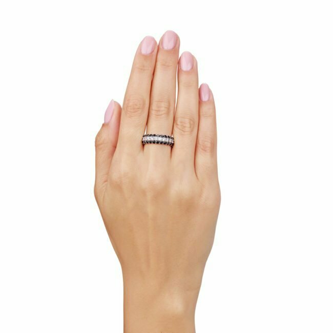 טבעת TANK מזהב עם אבני חן שחורות ויהלומי מעבדה