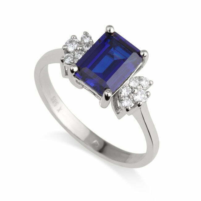 טבעת וינטג' עם יהלומים ואבן חן כחולה