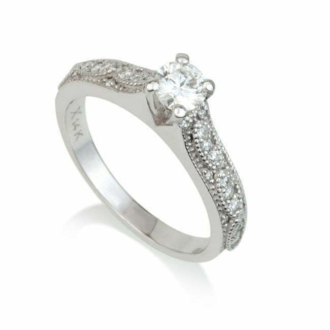 טבעת אירוסין דמוי ריקמה יהלומים