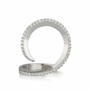 טבעת ליהי משובצת יהלומים מזהב לבן