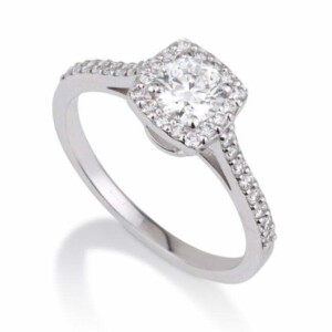 טבעת אירוסין משובצת יהלומים