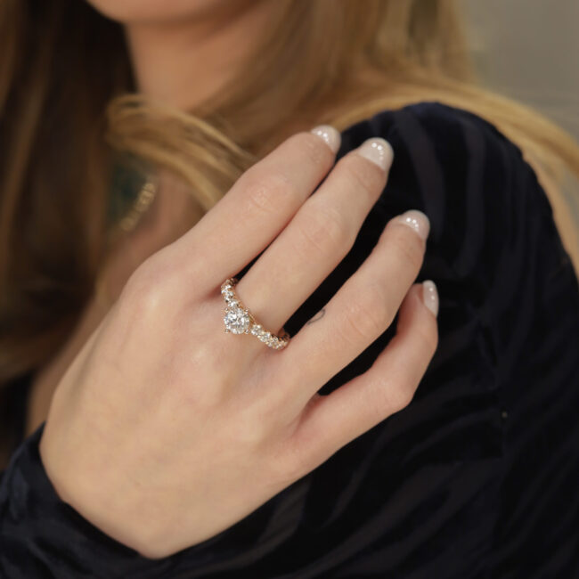 טבעת אירוסין אנסטסיה יהלומים מזהב לבן