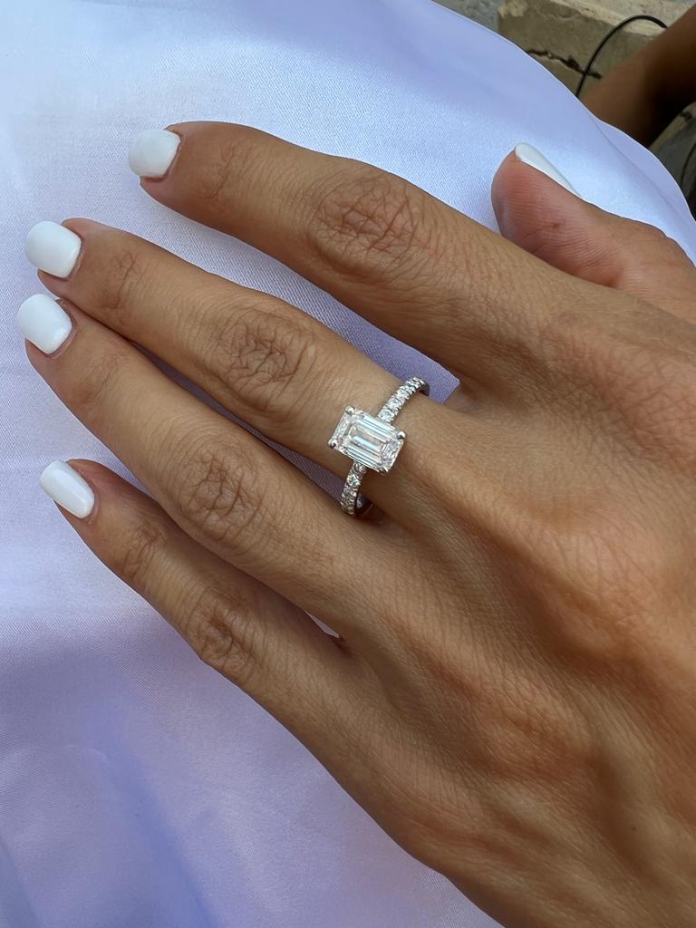 טבעת יהלום אמרלד זהב לבן