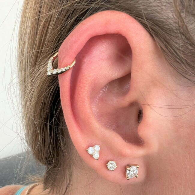 פירסינג triangle משובץ יהלומים מזהב לבן