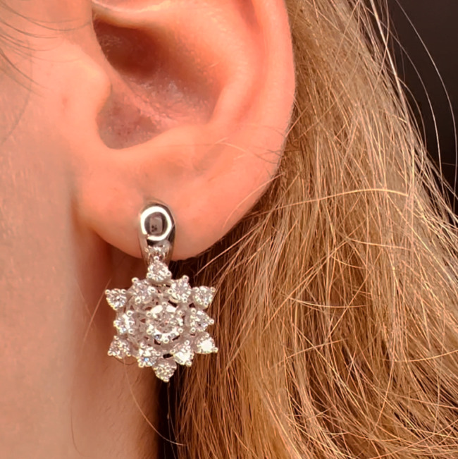 עגילי פרח יהלומים