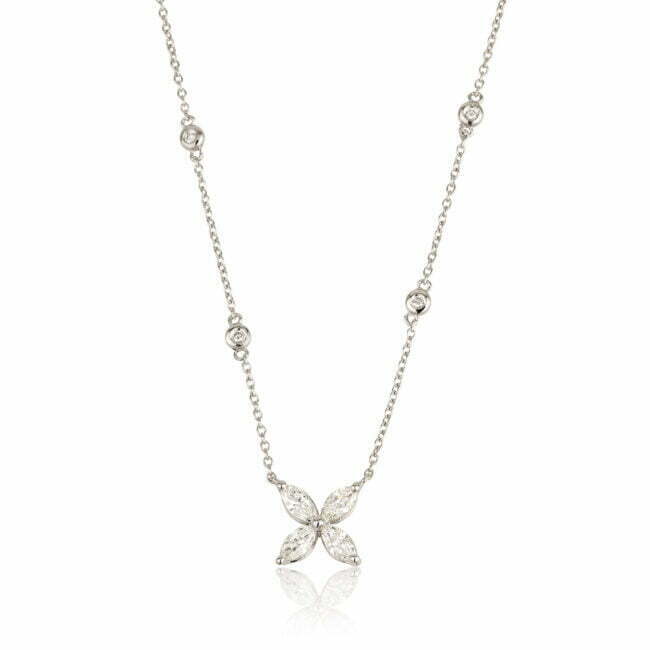 שרשרת לוטוס זהב לבן ויהלומים