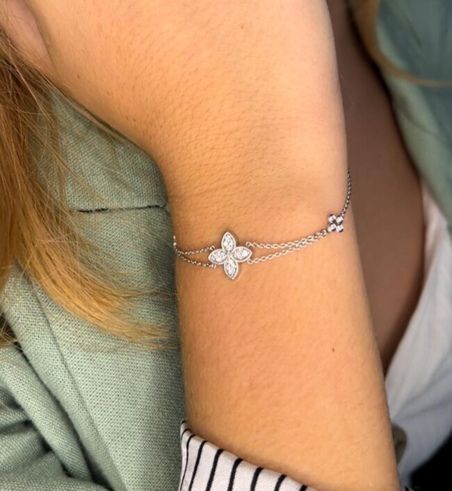 צמיד תלתן זהב לבן