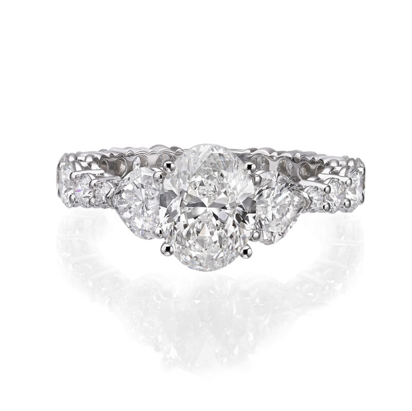 טבעת אובל לבבות יהלומים