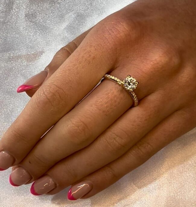 טבעת אירוסין אליס זהב לבן