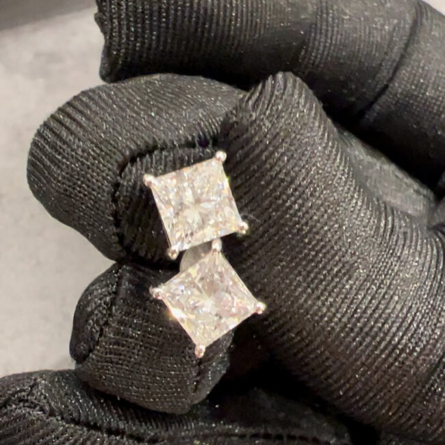 עגילי סוליטר פרינסס - יהלום מרובע