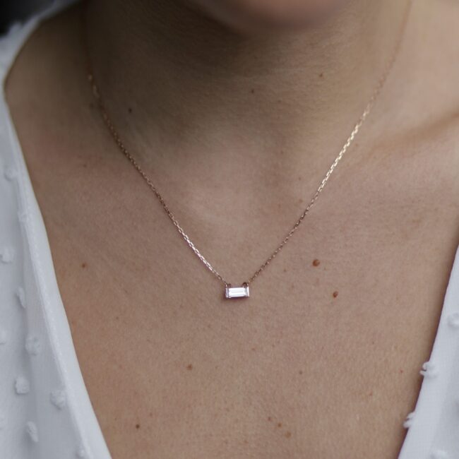 שרשרת זהב עם תליון באגט