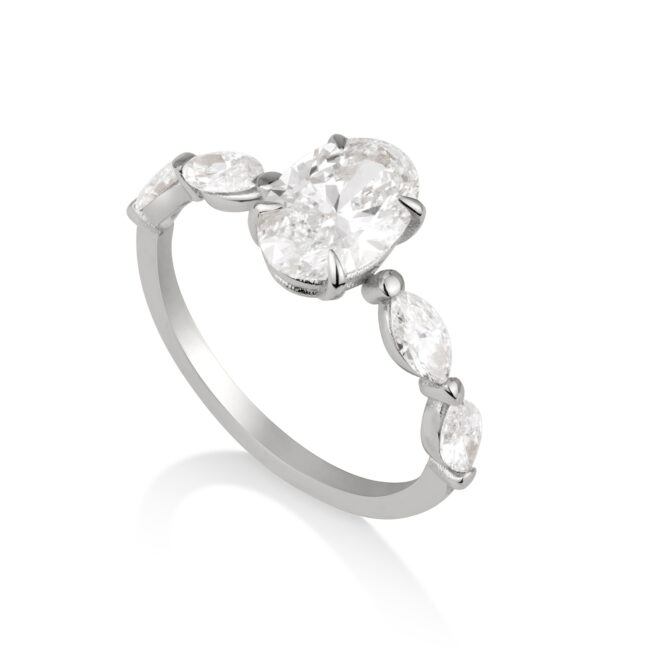 טבעת אירוסין אובל מרקיזה בזהב לבן