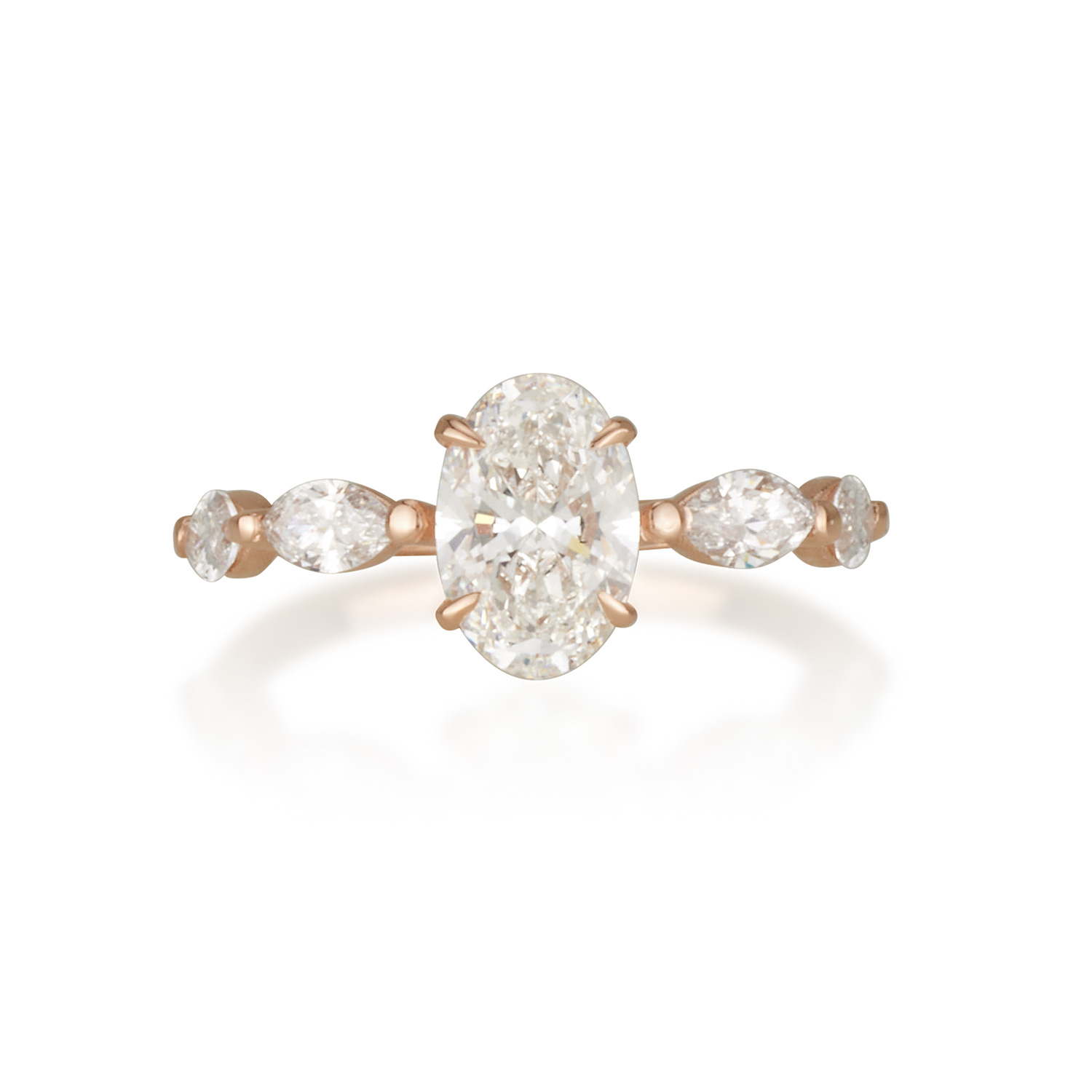 טבעת אירוסין אובל מרקיזה בזהב לבן