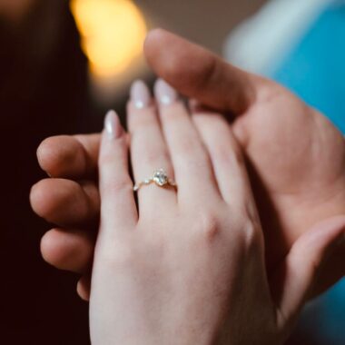 טבעת אירוסין של רשת אקס לאב דיאמונדס בהצעת הנישואין של נטלי ודניאל